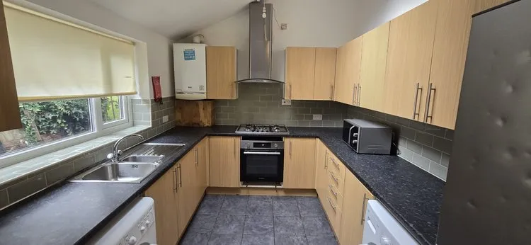 112 Lenton Boulevard // 7 Bed Student House NG7 2BZ - Thumbnail 3